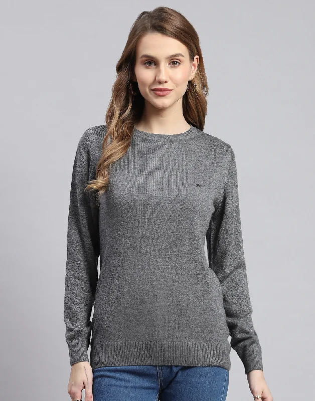 Women Grey Solid Round Neck Full Sleeve Sweater